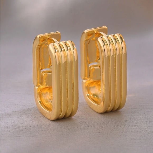 Anthropologie Jewelry - Triple ridge hoop earring gold Anthropologie